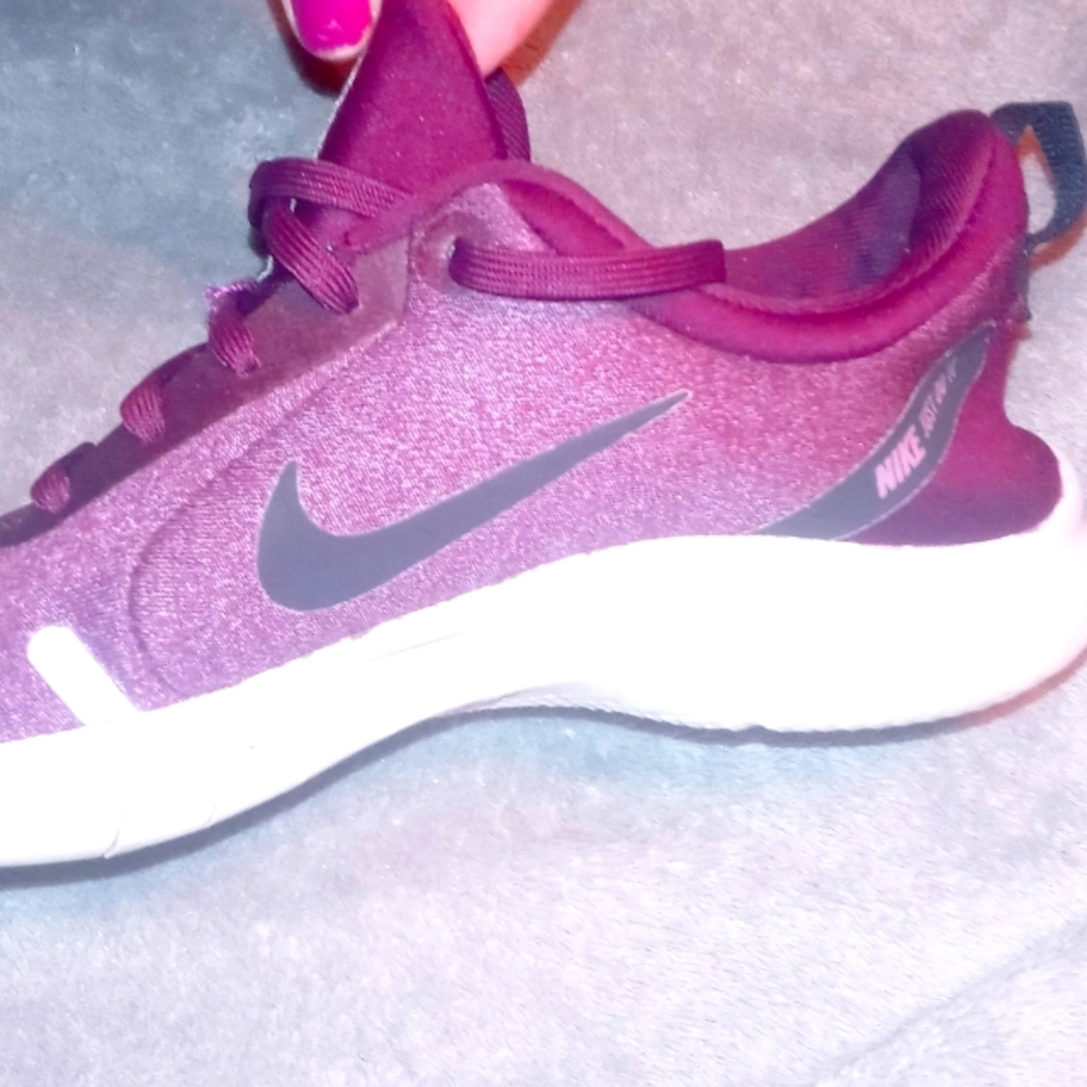 Maroon and black size 9 Nikes